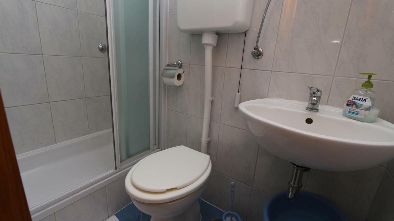 Dinka Guesthouse Makarska Bagian luar foto