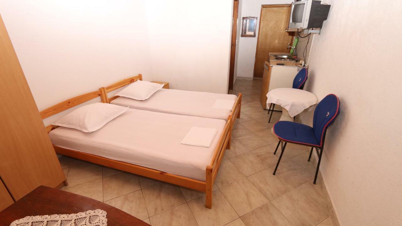 Dinka Guesthouse Makarska Bagian luar foto