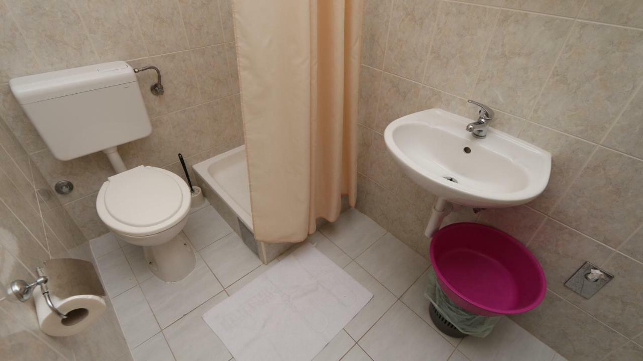 Dinka Guesthouse Makarska Bagian luar foto