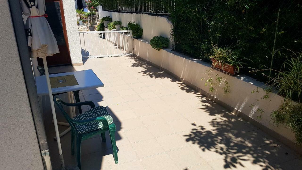 Dinka Guesthouse Makarska Bagian luar foto